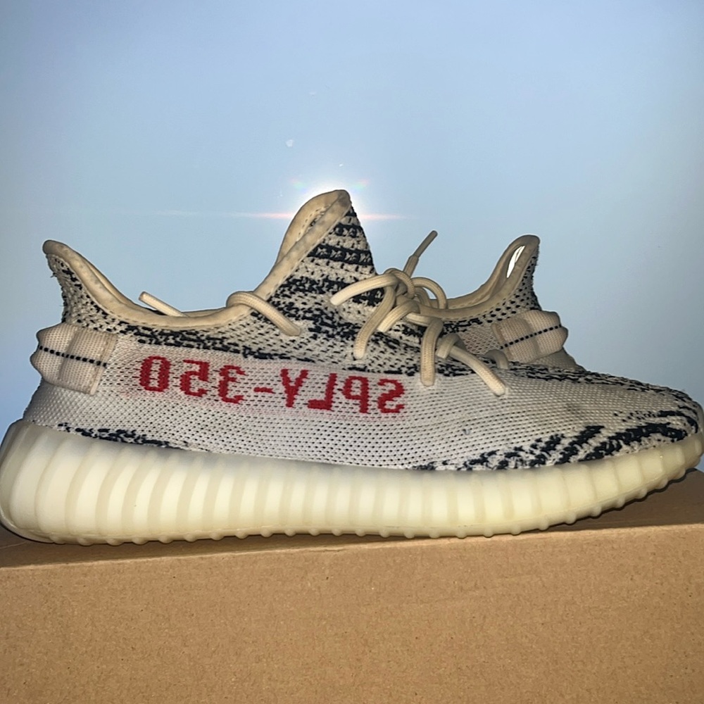 Yeezy Boost 350 V2 ‘Zebra’ 2022/2023